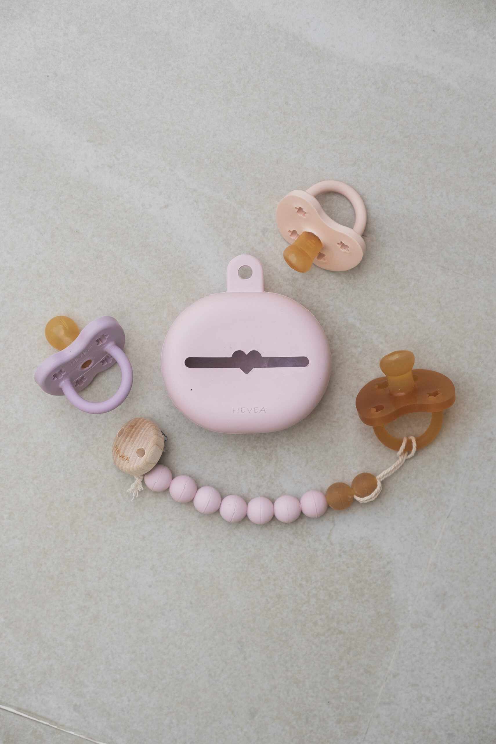 HEVEA_Pacifier keeper case and holder