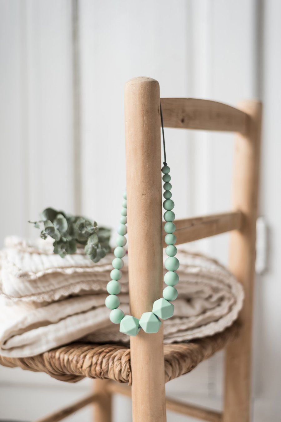 Teething and breastfeeding silicone necklace